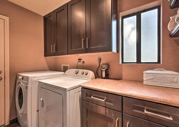 Casa vacanze Upscale Country Club W/ Mtn Views! *